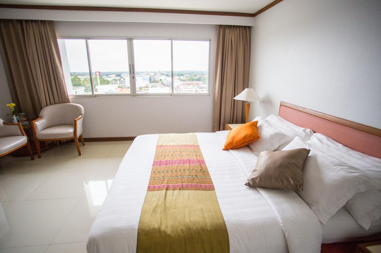 Friday 4* Uttaradit