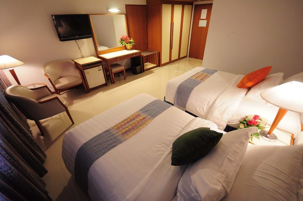 Friday 4* Uttaradit