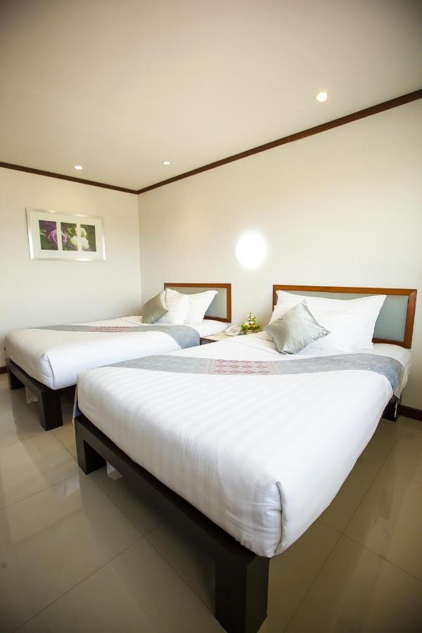 Friday Hotel Uttaradit